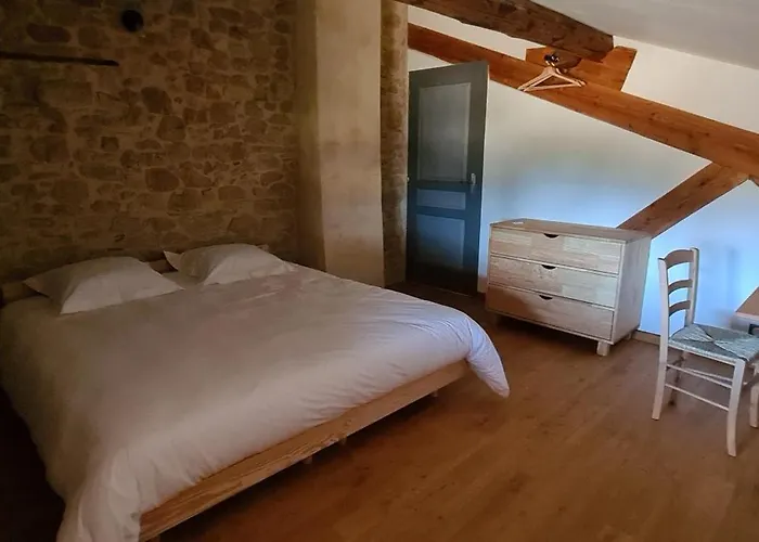 Du Bas Mas Apartment *